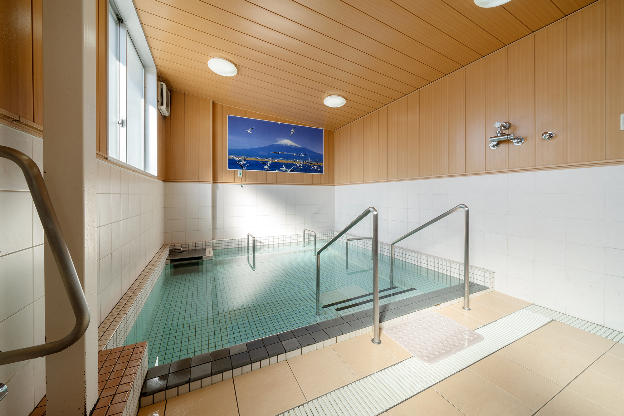 光明石を使用した人工温泉